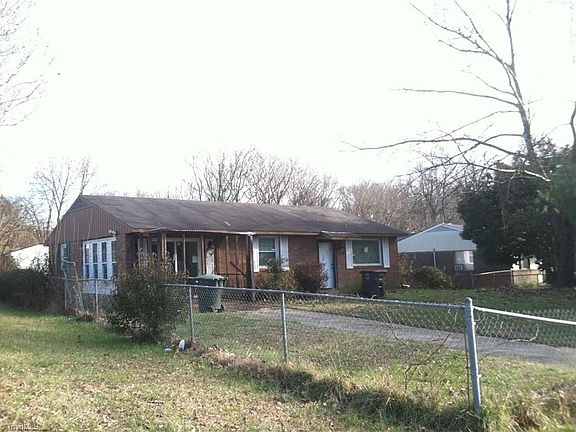 4th image of 2405 Madre Pl