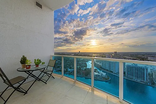 1945 S Ocean Dr #Penthouse 2808 Photo 1