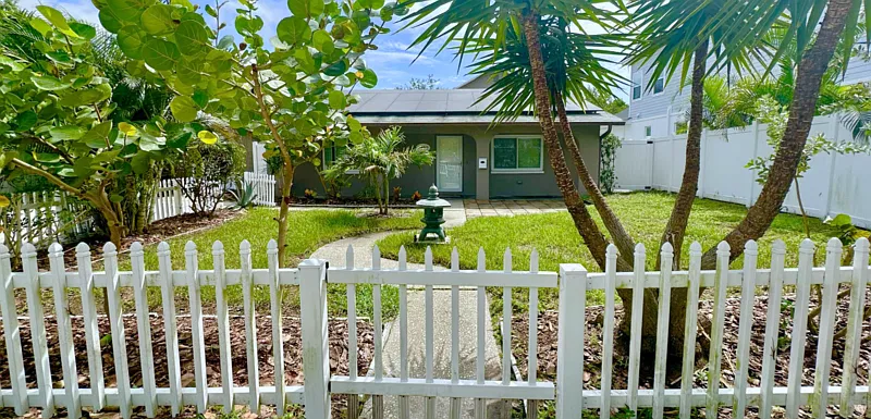 4 bed, 2.0 bath, 2026 sqft, $3,795 — Photo 4