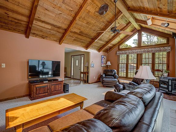 5th image of 502 White Oak Dr