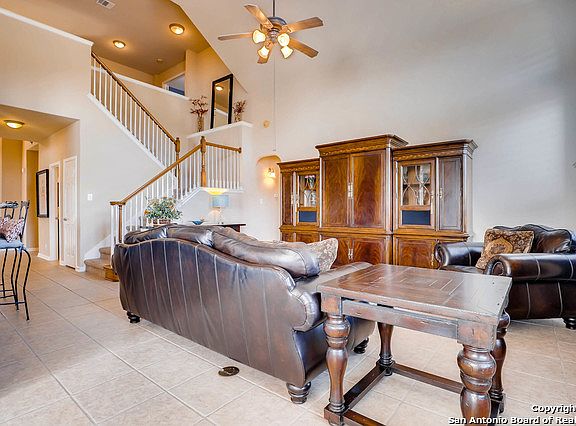 3rd image of 1531 Crooked Stick