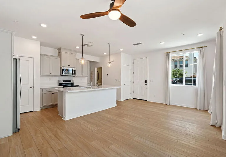 5301 E Commerce Way #43104 — Photo 2