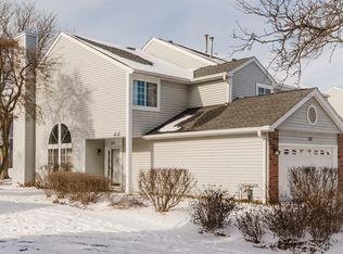 122 Brittany Dr, Streamwood, IL 60107