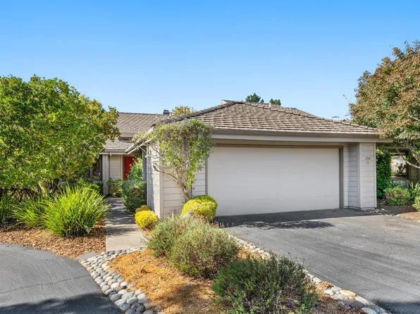 134 White Oaks Ln, Carmel Valley, CA 93924