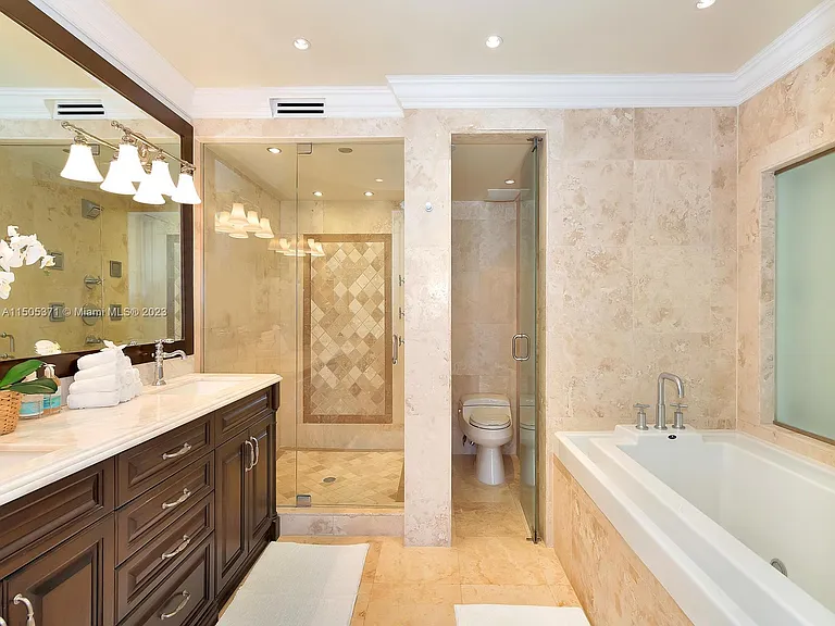 19251 Fisher Island Dr #19251 — Photo 35