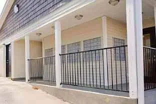 River Retreat Apartments — Photo 3