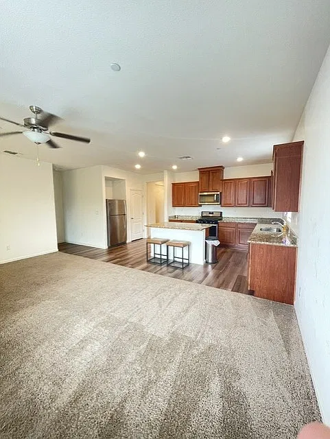 3 bed, 1508 sqft, $2,500 — Photo 3