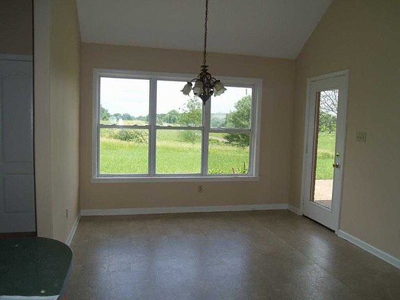 3rd image of 32 American River Dr