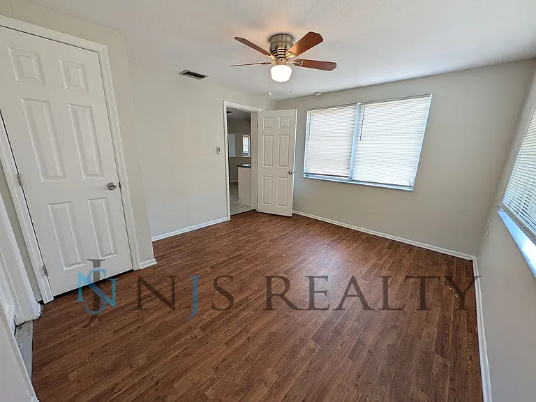 7024 Rockwood Dr — Photo 13