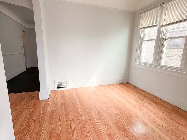 14600 Strathmoor St — Photo 2