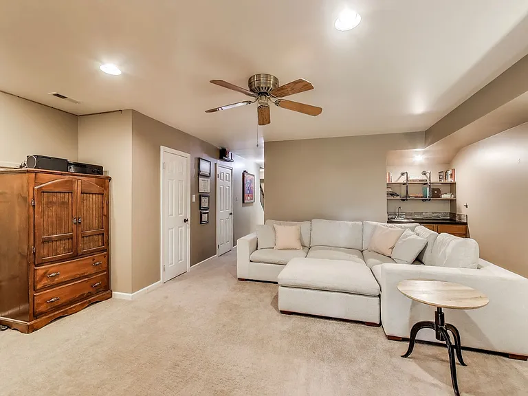13630 Cedar Creek Ln — Photo 23
