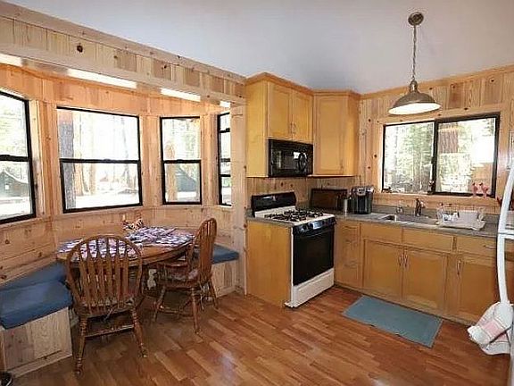 4th image of 3821 Pole Line Rd