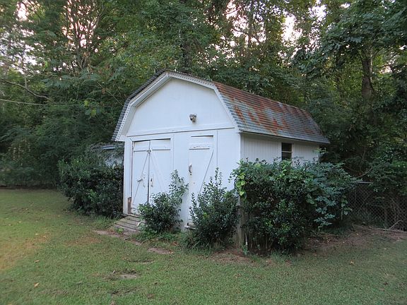 4th image of 428 Turkey Creek Dr