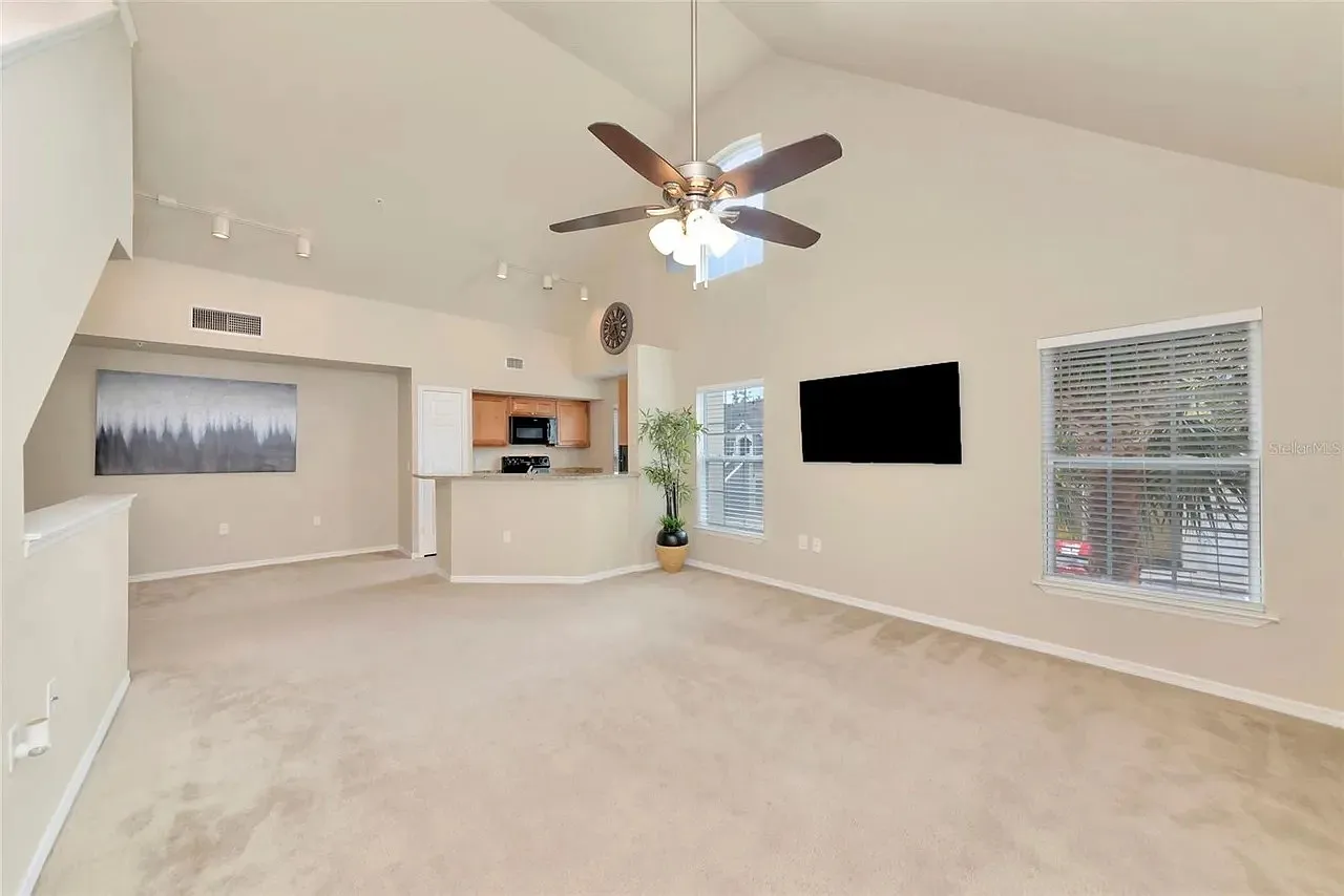 2 bed, 1316 sqft, $2,000 — Photo 2