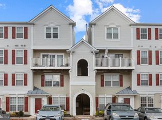 8166 Cockburn Ct APT 302, Lorton, VA 22079