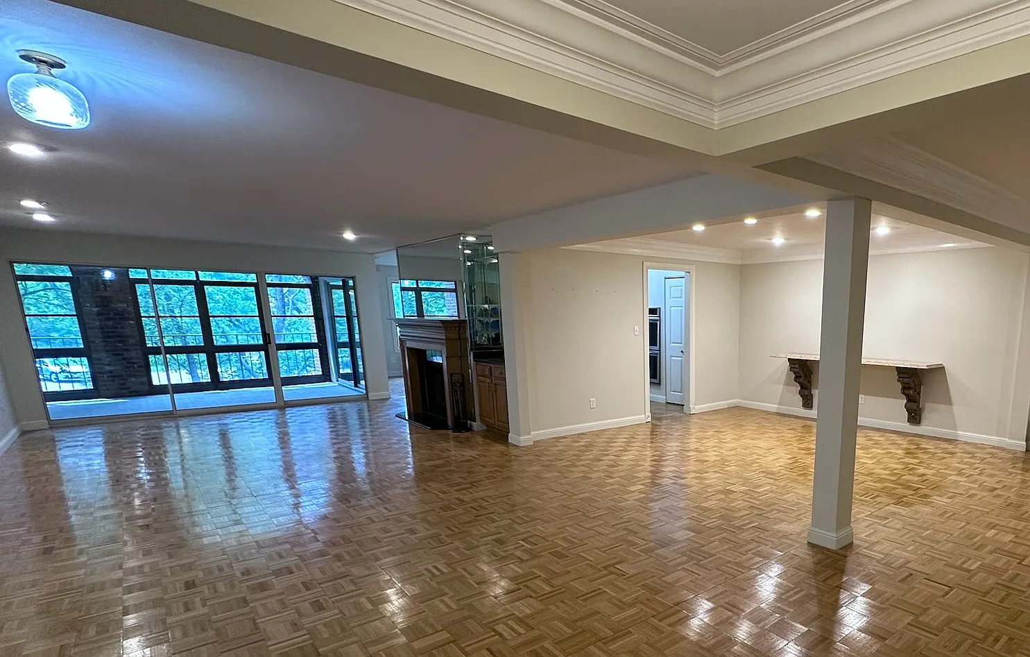 3 bed, 2330 sqft, $2,950 — Photo 4