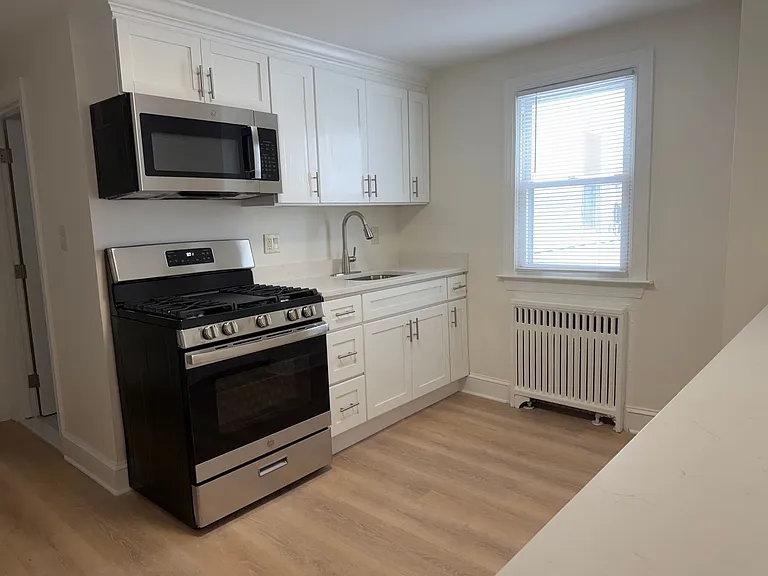 West Carroll Apartments- 92-96 W Main Street — Photo 7