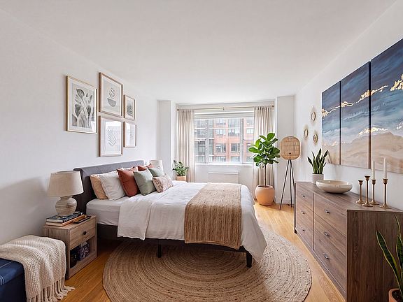 5th image of 300 E 40th St APT 6-N