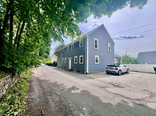 15 1st St #15, Woburn, MA 01801