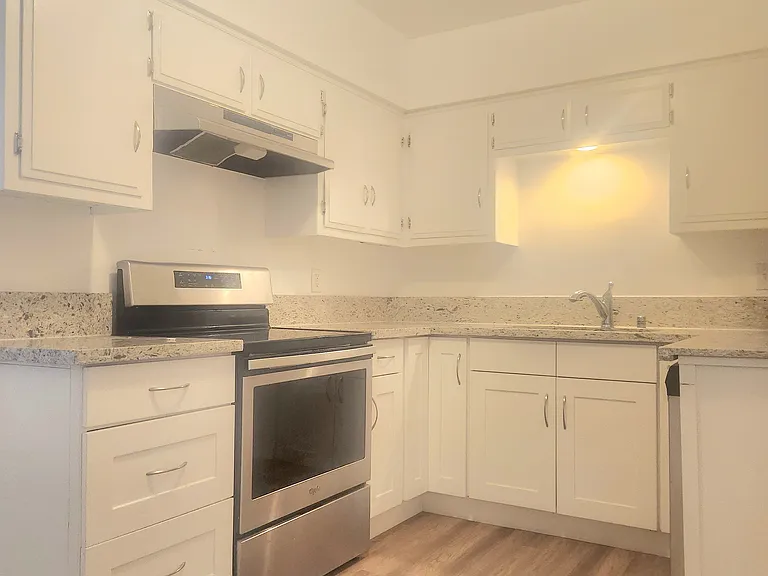 716 S Wilton Pl #2 — Photo 8