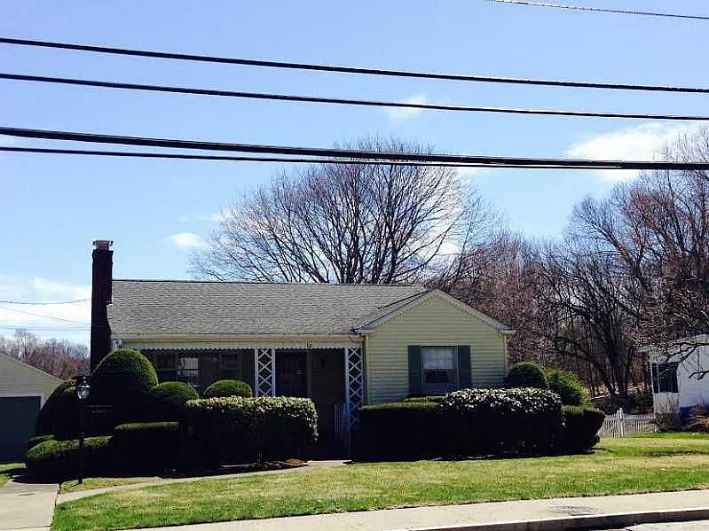 2nd image of 10 Sayles Hill Rd