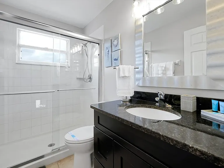 408 Jaybee Ave — Photo 35