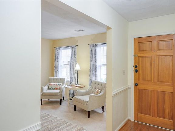 4th image of 5453 Hunt Club Dr