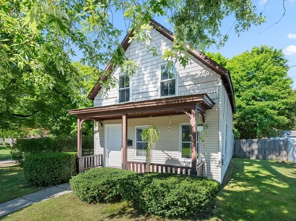 8 Park St, Oxford, MA 01540