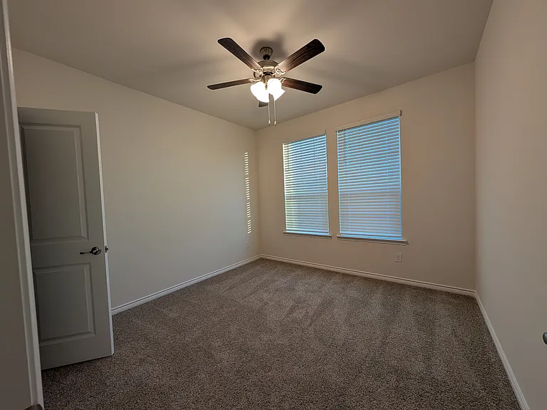 2112 Eugene St — Photo 16