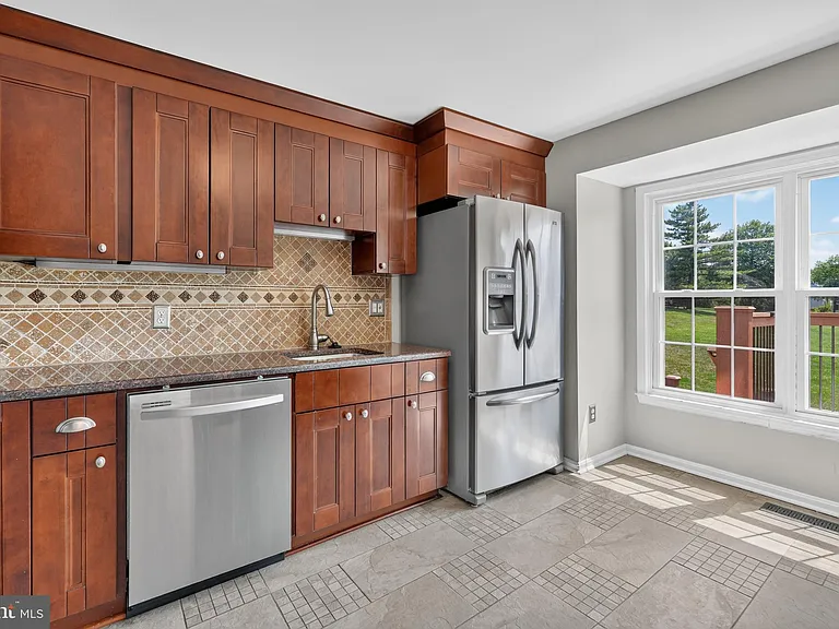6453 Linleigh Way — Photo 10