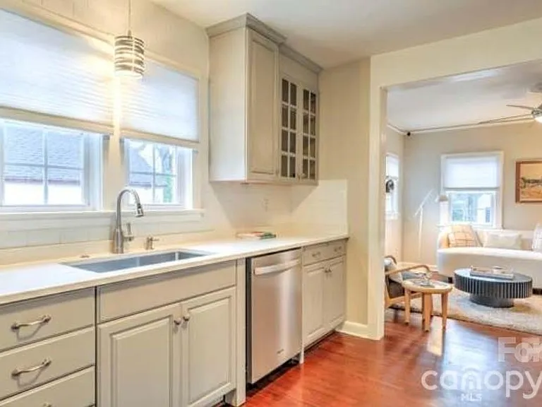 3224 Rogers St — Photo 6
