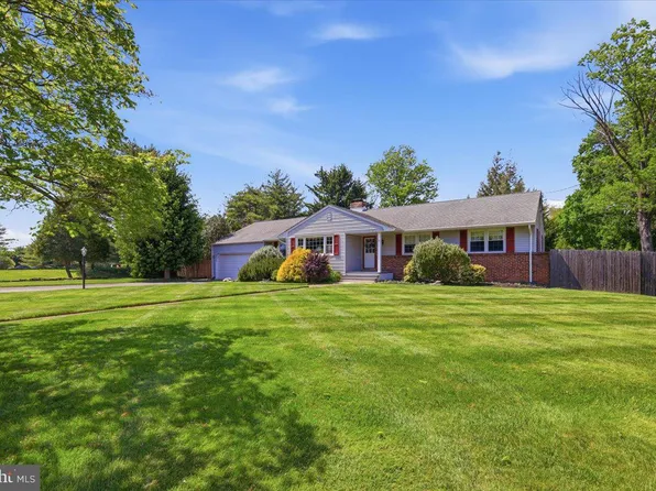 14 Mansfield Rd, Ewing, NJ 08628