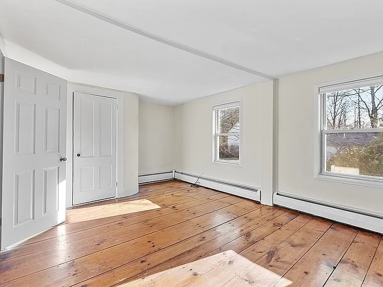 8 Main St #2-R — Photo 11