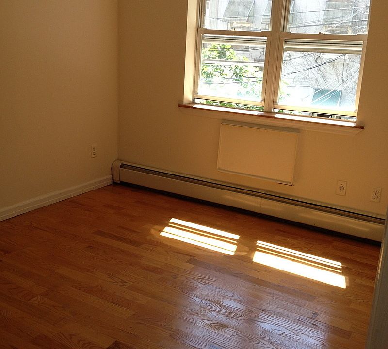 1st image of 2555 31st St APT 3R