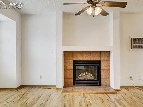 4th image of 5855 Grapevine Dr