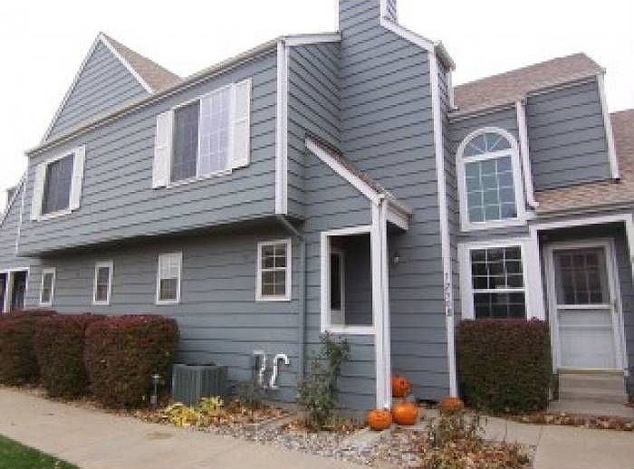 Front of 2 Story Unit