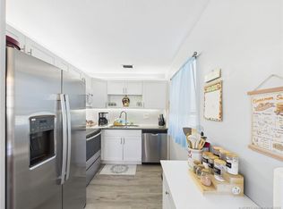 96 Spring Lake Dr APT 105, Vero Beach, FL 32962
