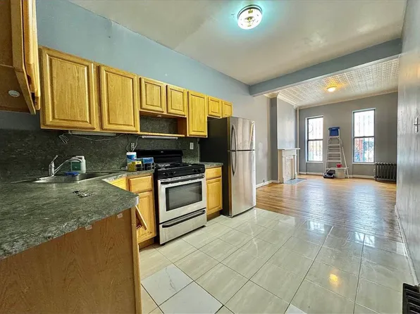 83 Underhill Avenue image 1 of 5