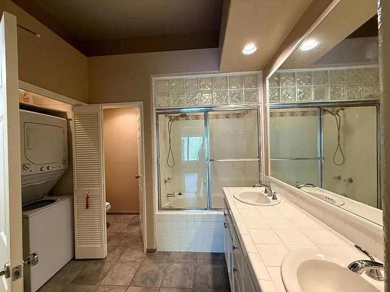 7205 Calabria Ct #7 — Photo 9