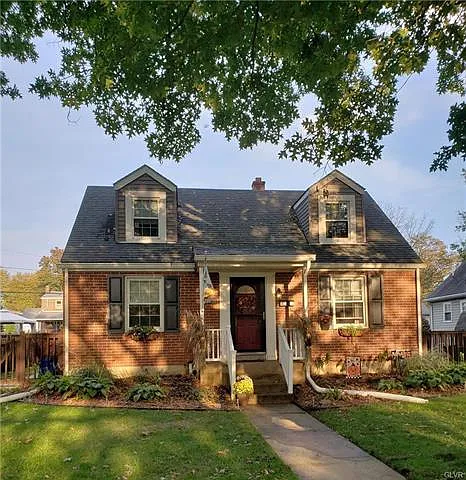 1109 Ulster St photo 1