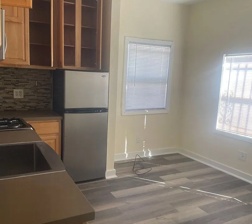 327 W 45th St #1A