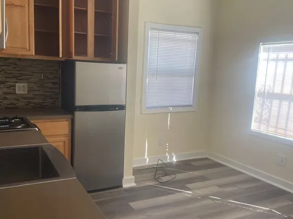 327 W 45th St, Los Angeles, CA