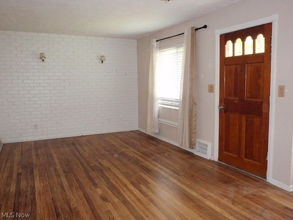 2nd image of 605 Eastern Heights Blvd