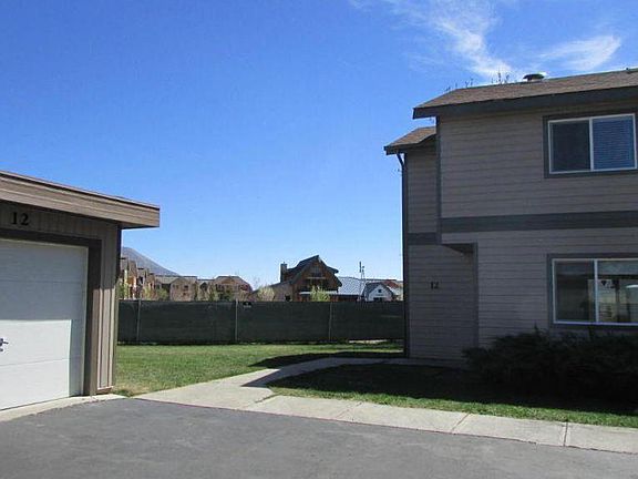 3rd image of 850 Shenandoah Dr #13