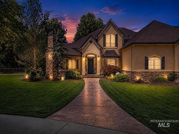 3rd image of 704 N White Sage Way