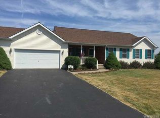 921 Girdle Rd, East Aurora, NY 14052