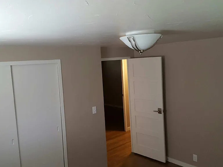 S Clarkson St — Photo 15