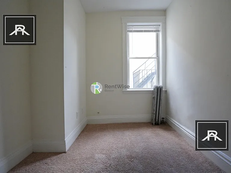 8 Camelot Ct #20 — Photo 7