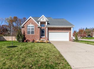 8000 Bayberry Dr, Evansville, IN 47711