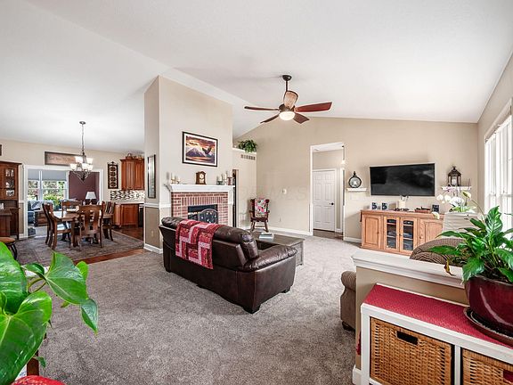 4th image of 1480 Hickory Gate Dr